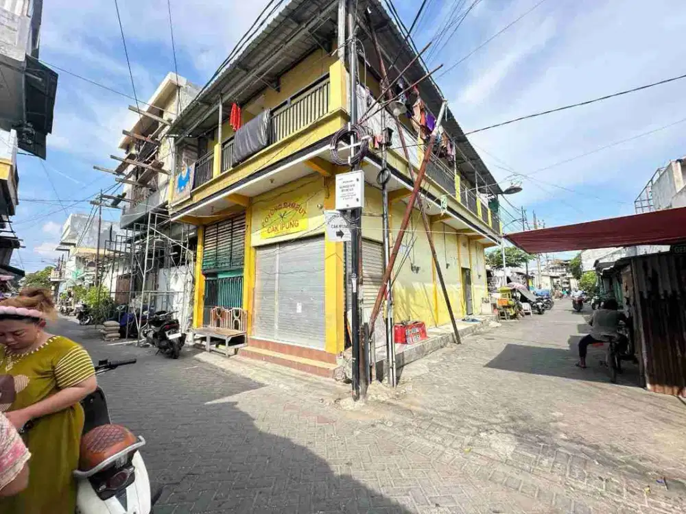 Dijual rumah kost, banyak kamar. Siap untuk usaha, jalan Pecindilan.