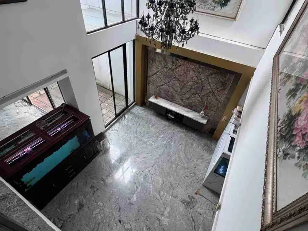 Rumah De Park BSD | LT 300 LB 260 | Hadap Selatan | 6,8 M Nego