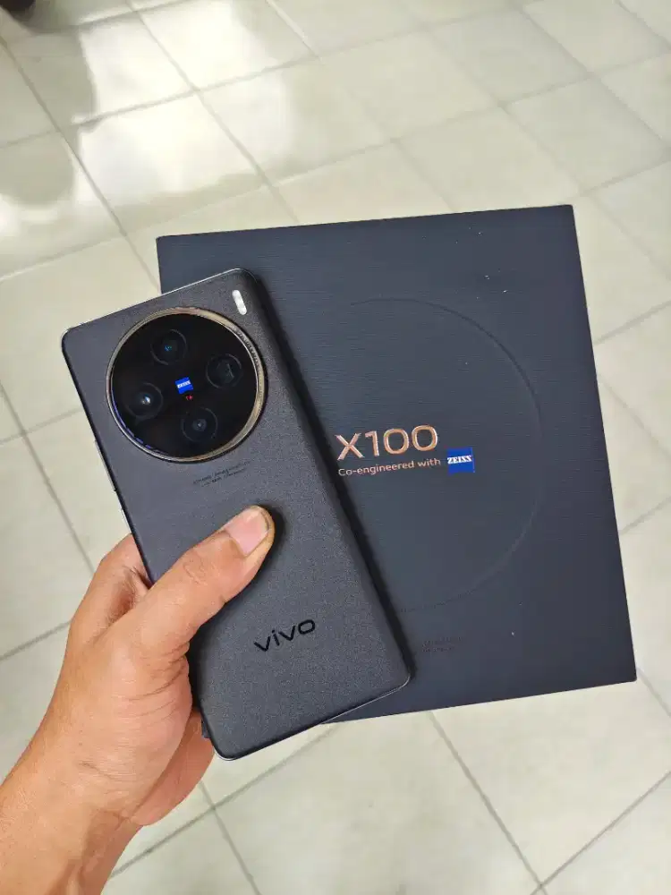vivo x100 12/256gb second Like New