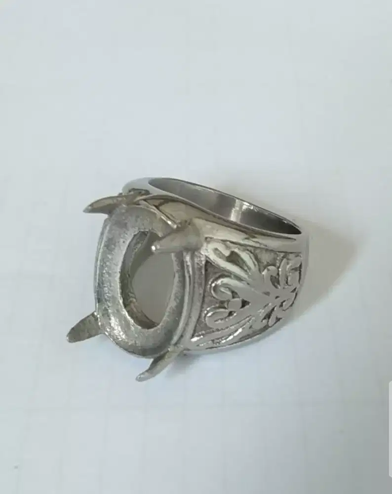 Ring emban cincin  titanium ukir dim 17x12 size 8