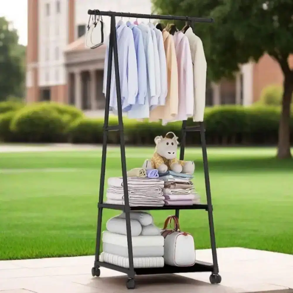Triangle Stand Hanger Dengan Roda