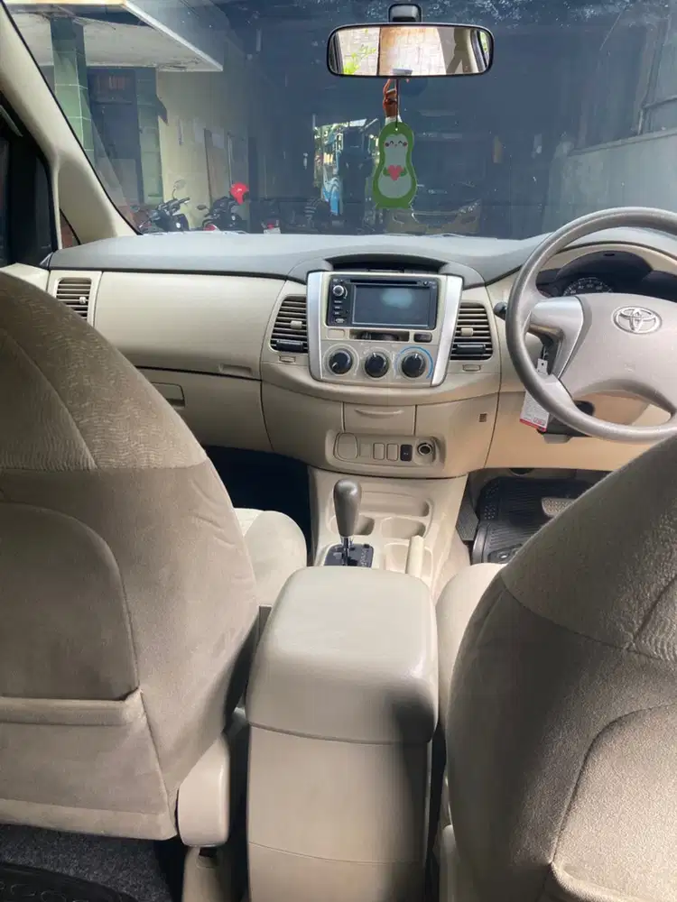 Toyota Kijang Innova 2012 Bensin