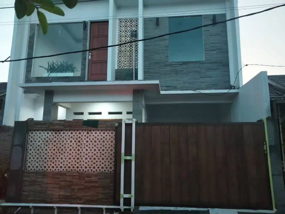 Kontrakan 2 lt, lengkap dgn furniture, lantai Granit & Flooring