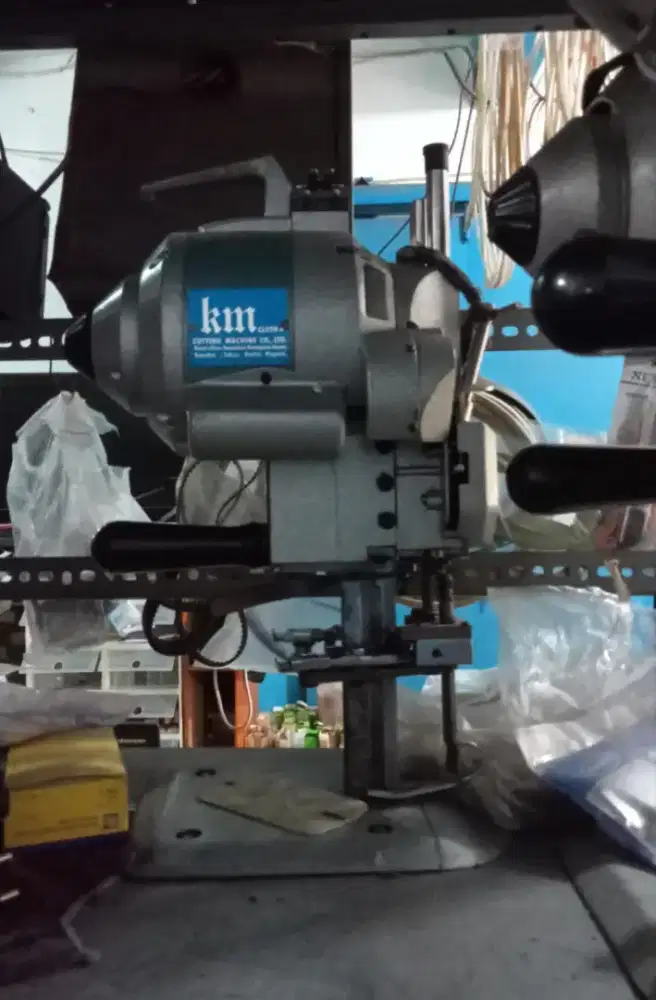 Mesin Cutting KM 6