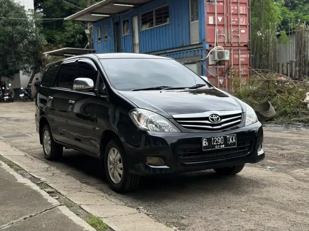 Toyota Innova V 2.0 2011 A/T
