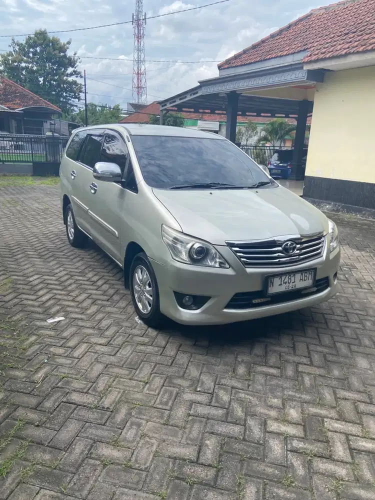 Toyota Kijang Innova 2012 Bensin