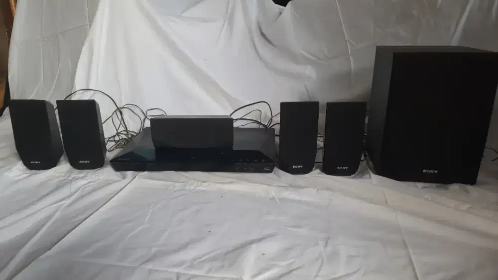 Home Theatre in The Box ( HTIB ) SONY BDV- E2100