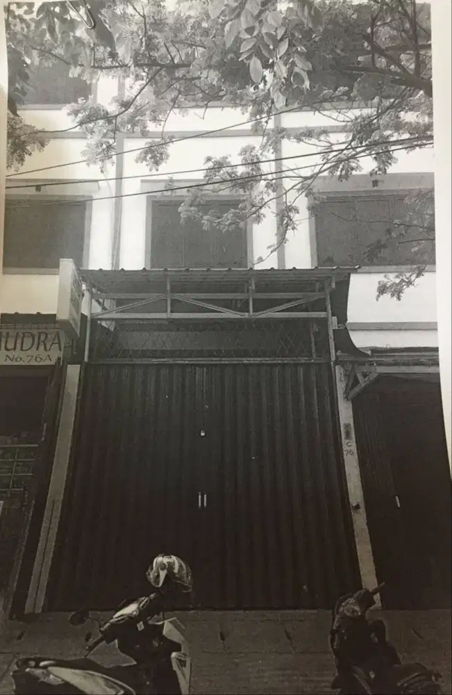 DISEWAKAN RUKO untuk Usaha dan Tinggal Traffic Ramai Depan Jalan Raya