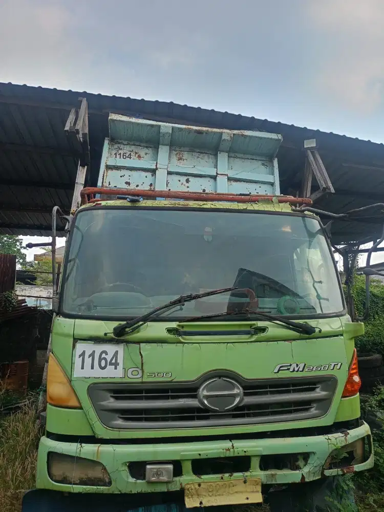DIJUAL TRUK TRONTON BEKAS MURAH MERIAH