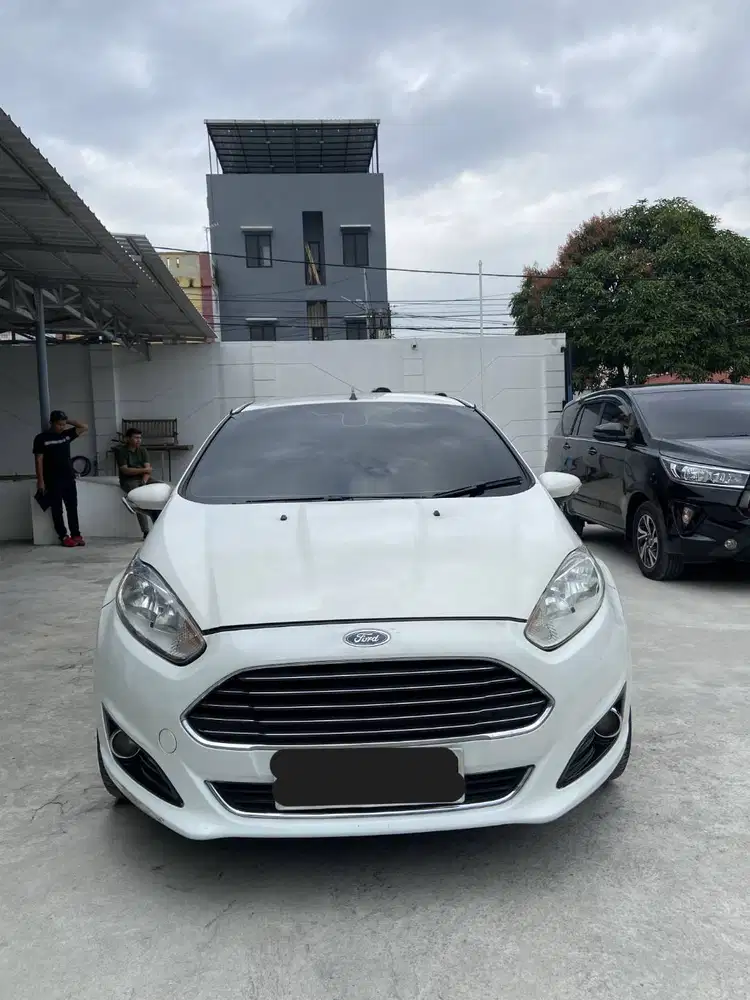 DIJUAL FORD FIESTA  2013