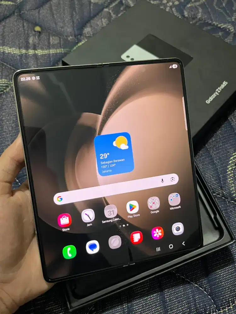 samsung z fold 5 12/512gb. resmi sein