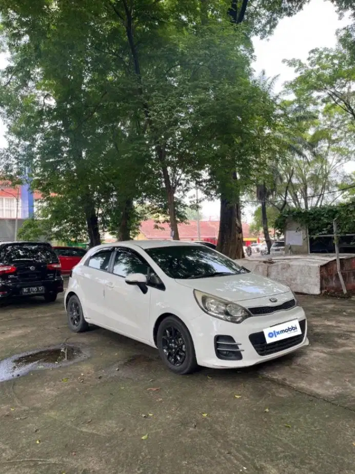 KIA RIO 1.4 AT 2015