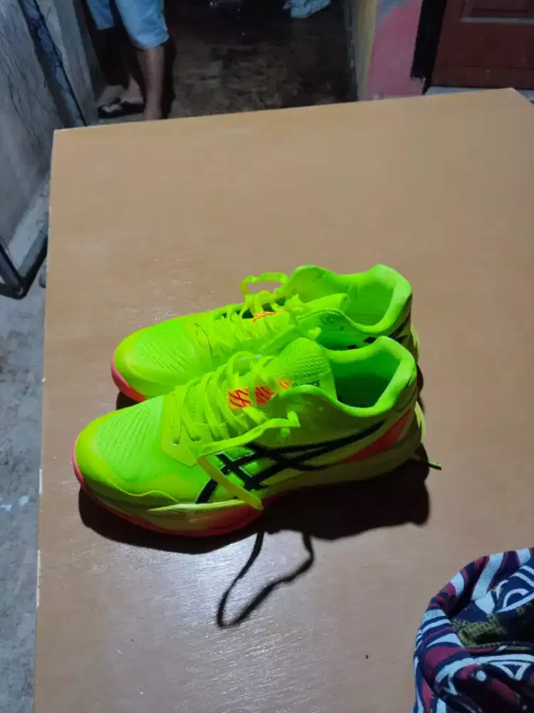 Jual sepatu voli baru se kali pake