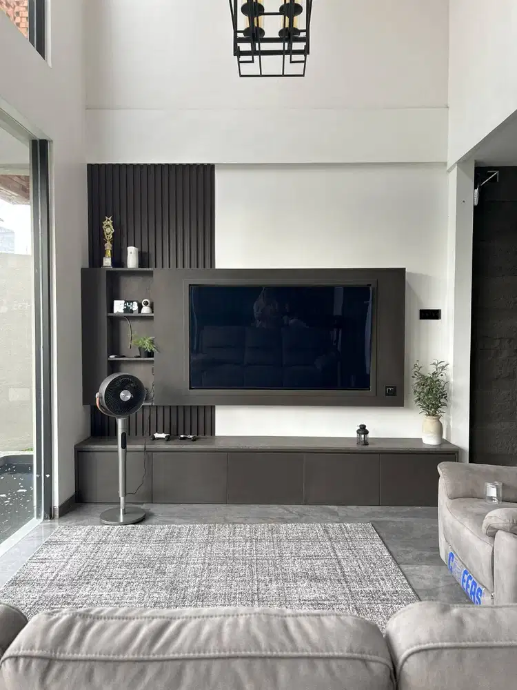 Backdrop TV Custom Interior | Modern Style