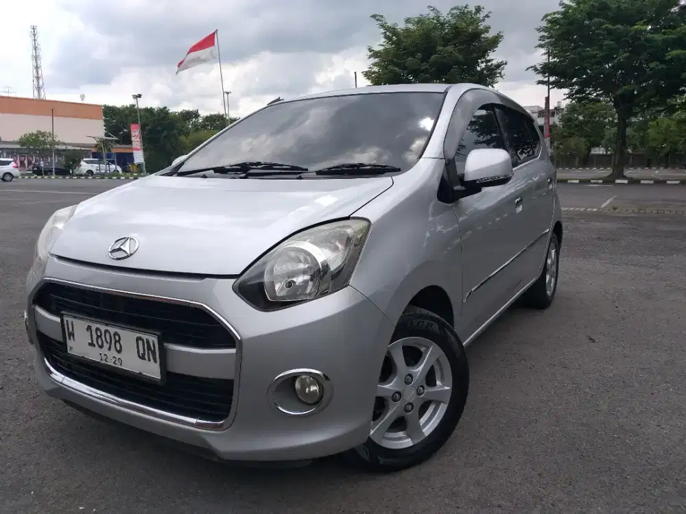 Daihatsu Ayla X MT 1.0 2014 Silver _Bagus_W Sidoarjo.