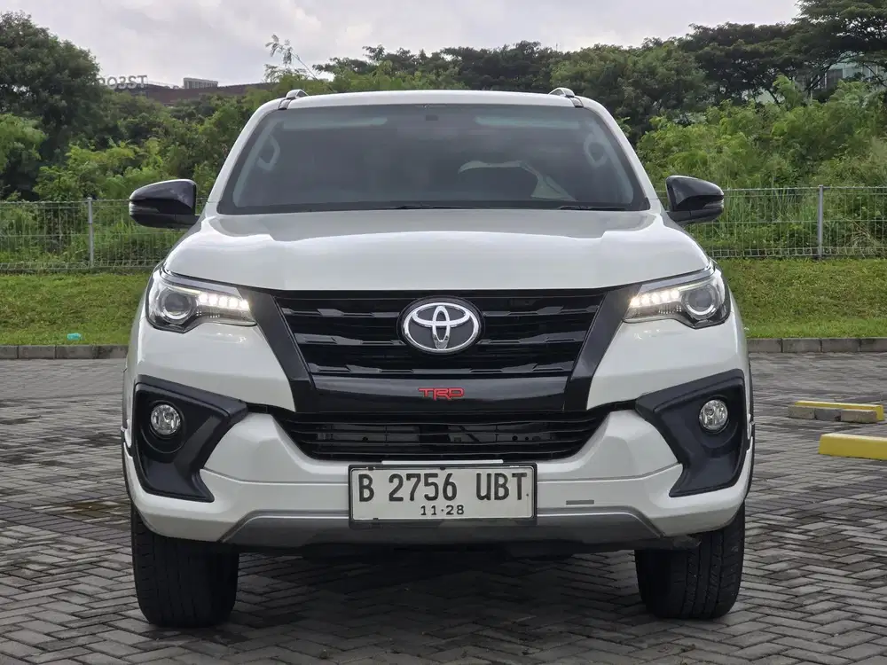 BERGARANSI Toyota Fortuner 2.4 VRZ TRD 4x2 Matic 2018