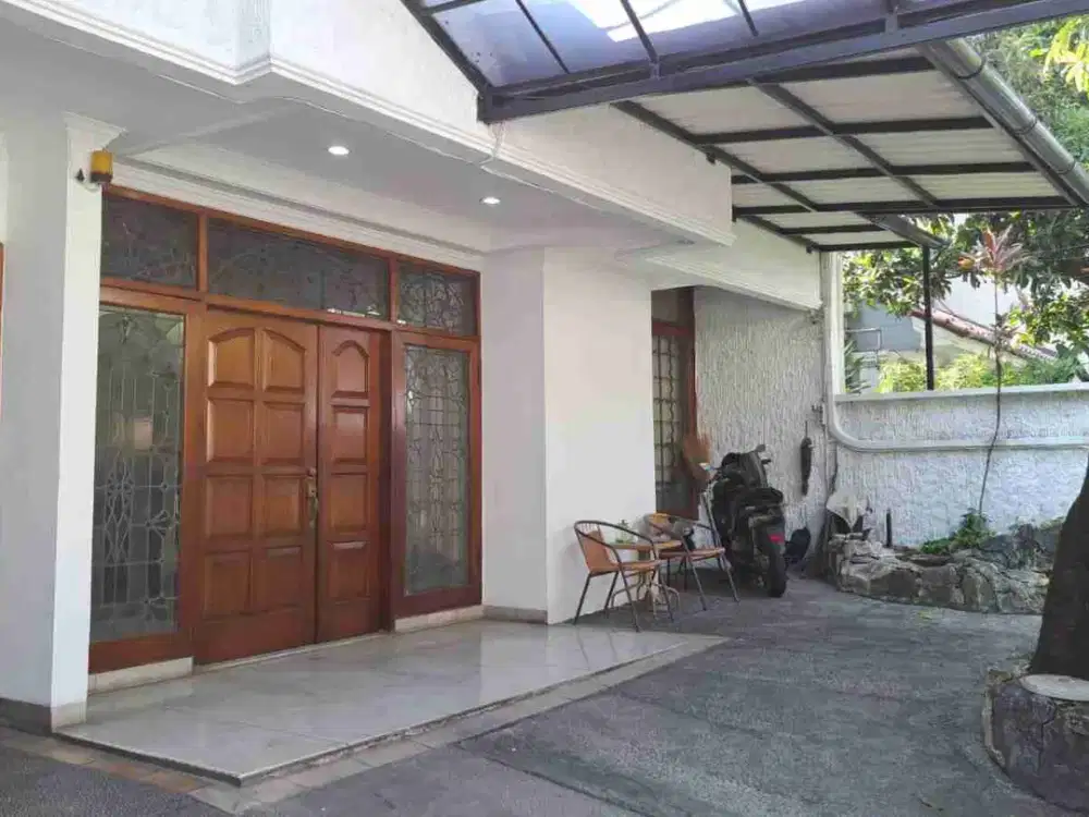 Rumah pondok Indah siap huni lokasi dekat sama mal siap huni nego sampe deal