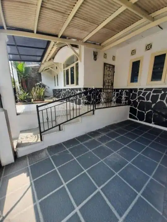 Rumah Permata Cimahi Dijual Terawat Siap Huni Strategis Dekat Borma