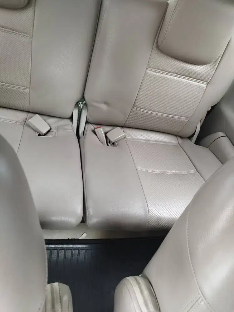 Kijang innova 2010 type v 2.0 luxury