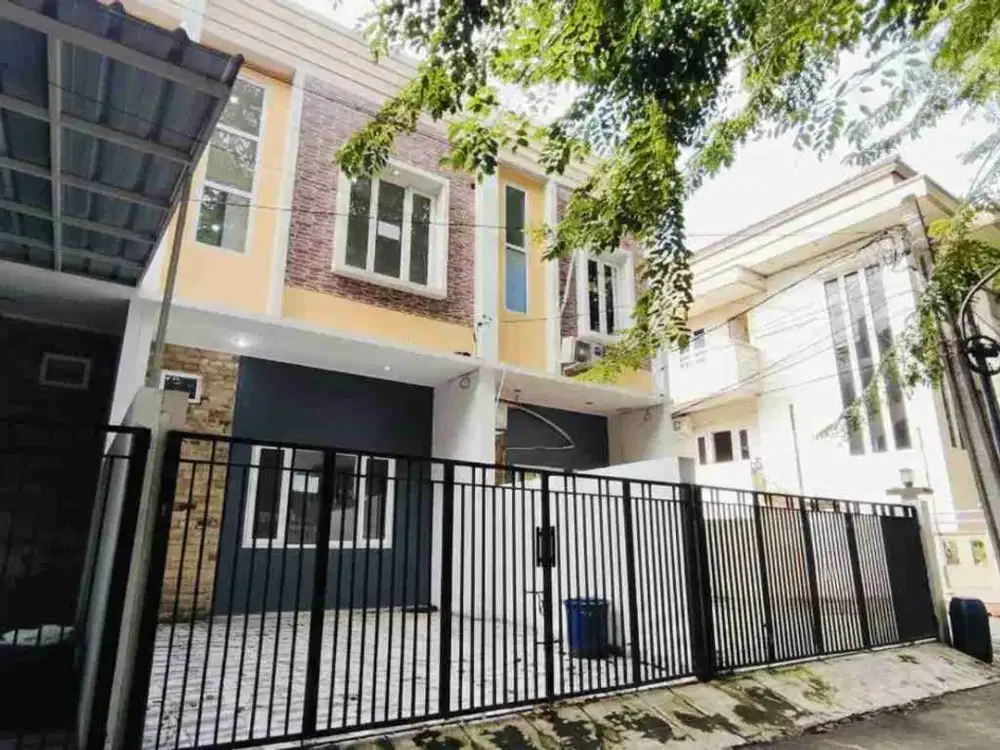 RUMAH 2 LANTAI SEMI FURNISH SIAP DIHUNI DI JALAN ORANGE, KELAPA GADING