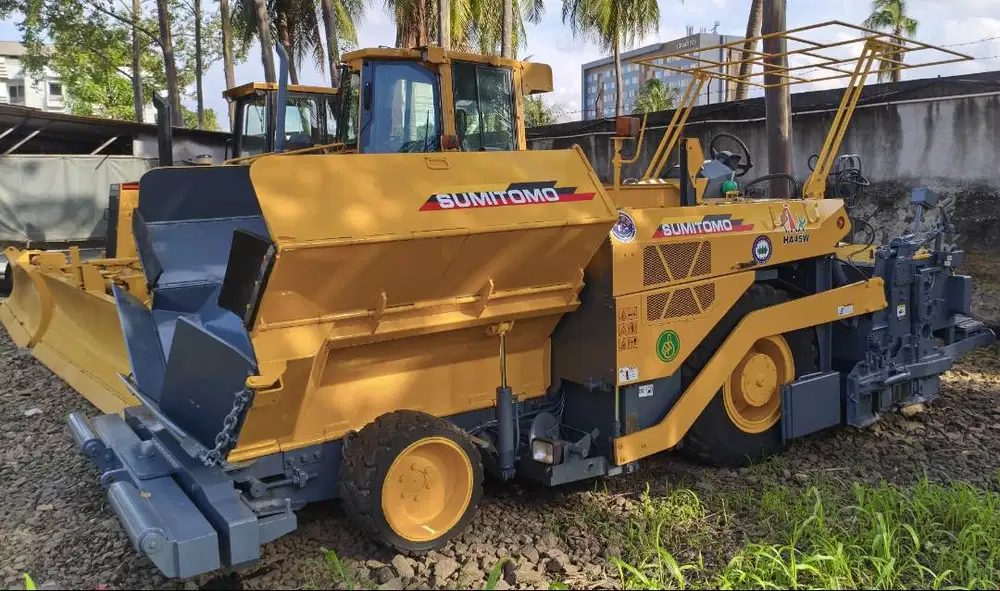 Dijual Asphalt Finisher Sumitomo model HA45W