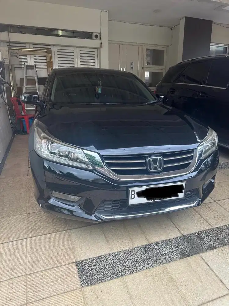 Dijual Cepat Tgn 1 dr baru Accord Vtil 2015 hitam sensing km 86 rban
