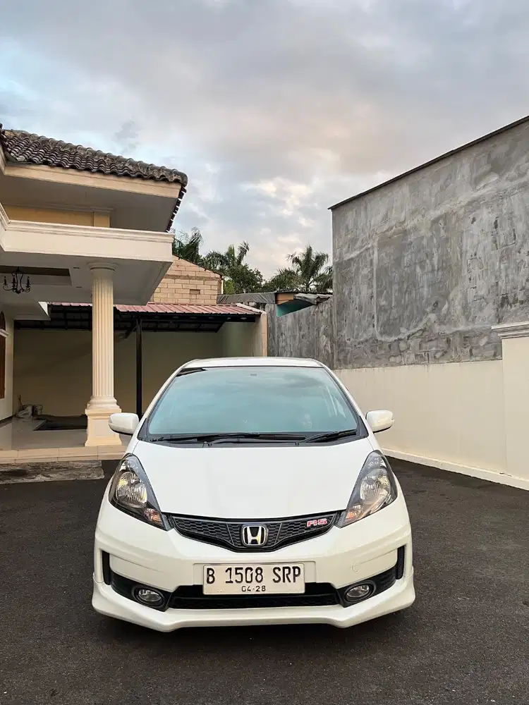 Honda Jazz RS 1.5 AT 2013 Putih Mutiara