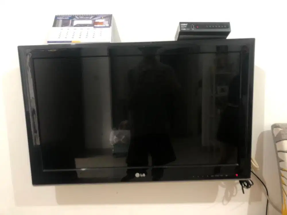 TELEVISI MEREK LG