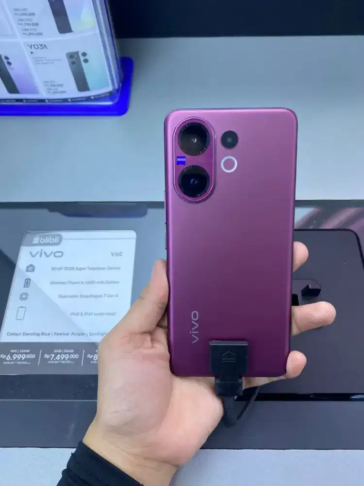 Vivo V60 Colour Dancing Blue, Festive Purple, Spotlight Gray