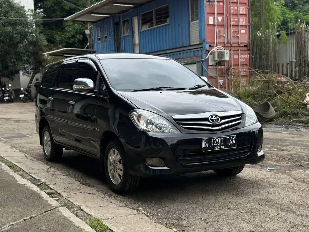 MURAH Kijang Innova 2.0 V 2011 AT