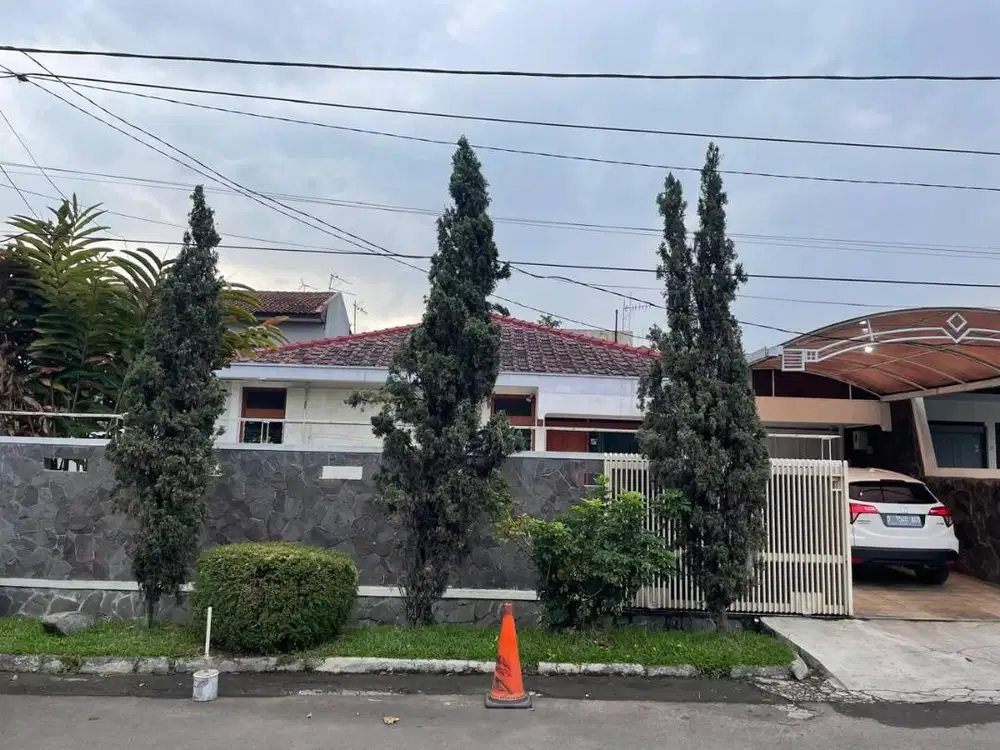 Rumah Lama Furnished Dijual Dadali Bandung Terawat Bersih Siap Huni