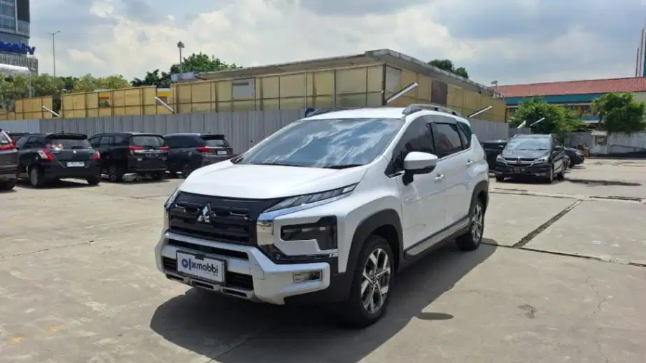 DP MURAH - Mitsubishi Xpander 1.5 Cross Bensin-AT 2023 Putih