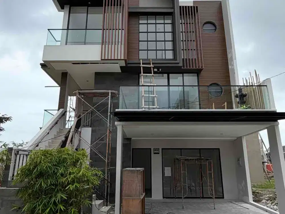 CASH / KPR - Rumah PIK 2 9x15 3 Lantai (3+1 Kamar Tidur)