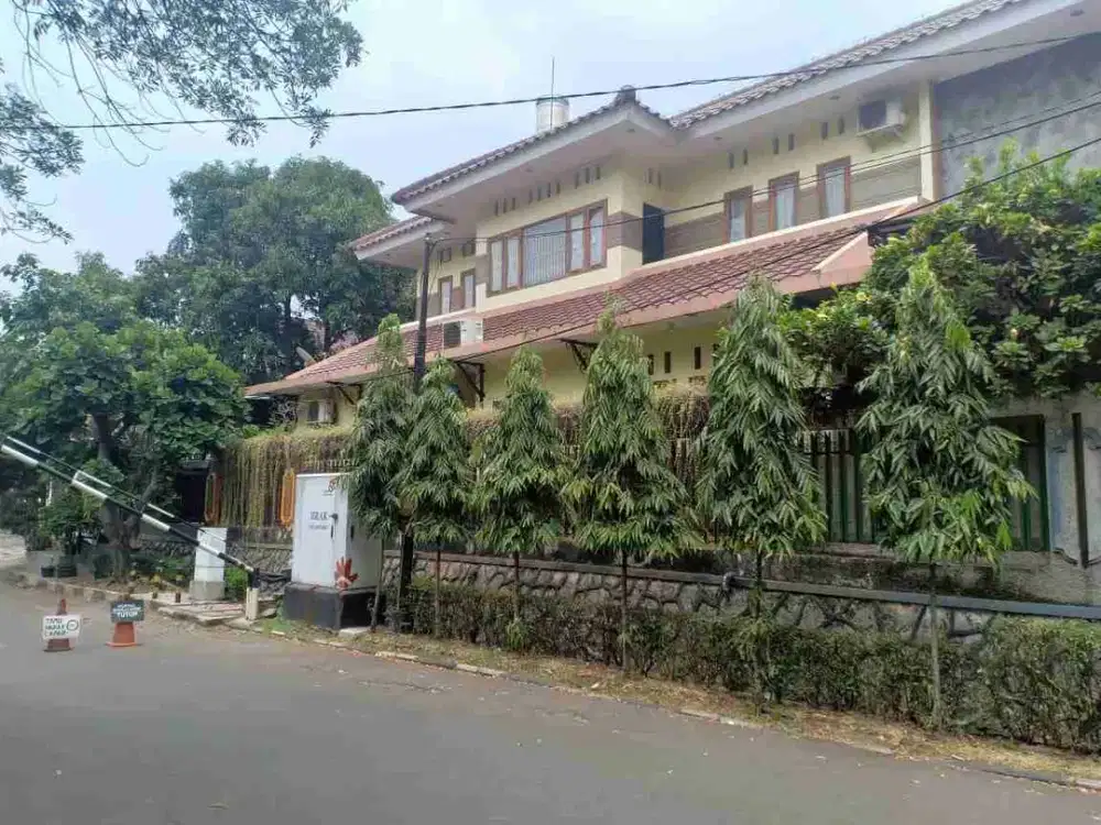Rumah Hook Tanah Luas Di Bintaro Sektor 2