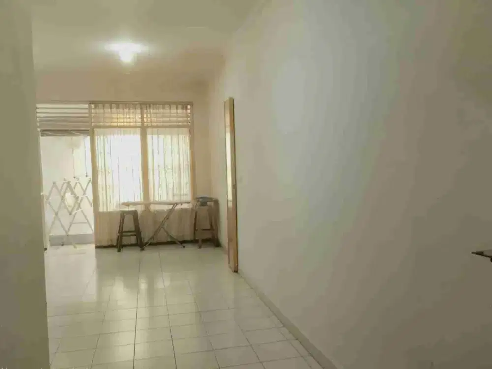 Dijual rumah 2 lantai ukuran 6x20 di kelapa puan timur