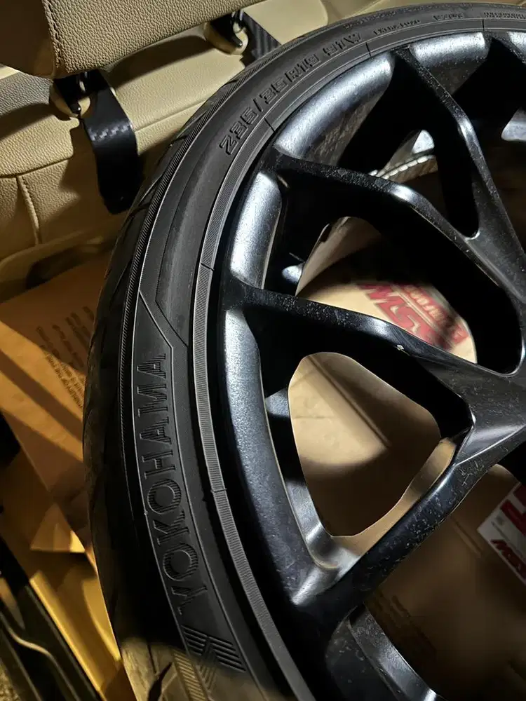 Ban Yokohama Made in Japan kondisi 90%