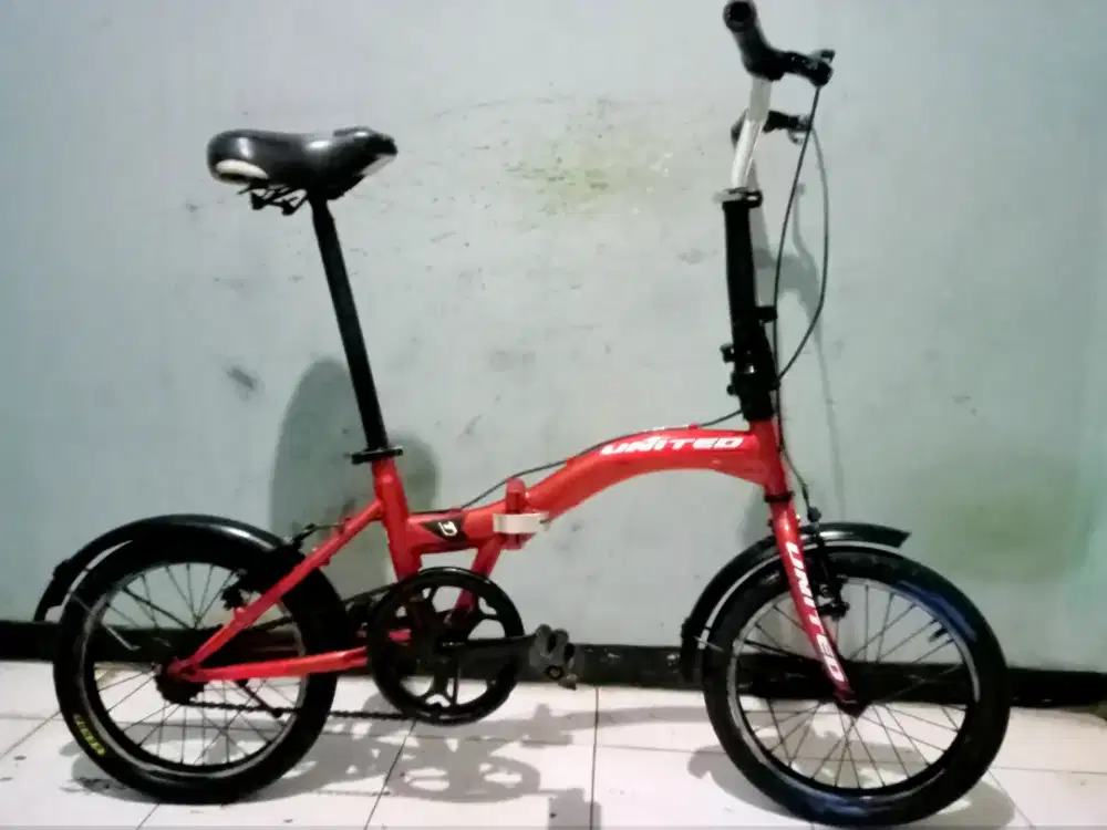 Dijual sepeda lipat UNITED masih bagus ban tebal lipatan normal bagus
