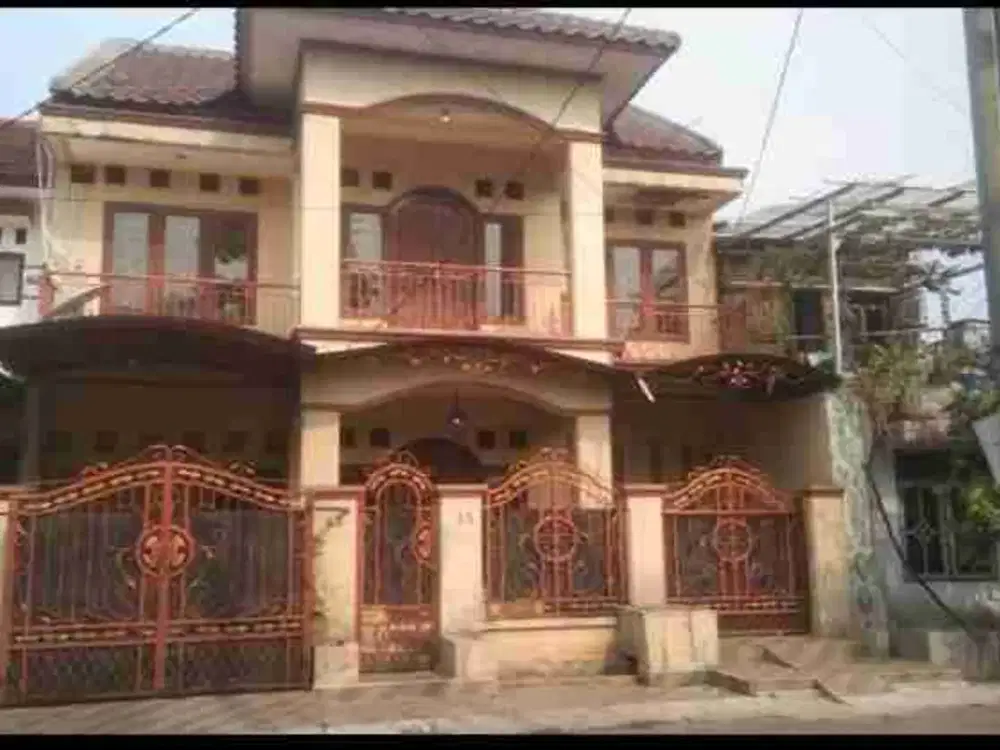 Dijual cepat Rumah second 2 lantai lokasi 3 menit dari Stasiun Cibinong