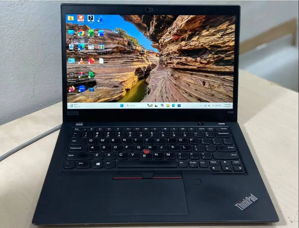 Laptop LENOVO THINKPAD X390 Core i7-8565U Ram 16GB 13inch N-EC