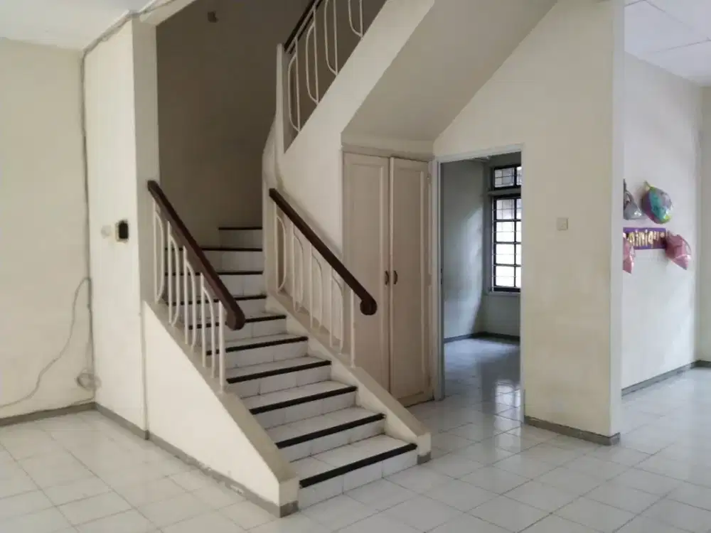 Dijual Rumah standard, sejuk, ventilasi bagus, Cahaya matahari Berlimpah Di Janur Indah