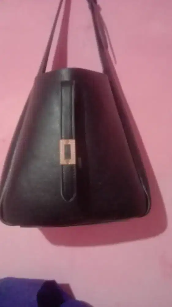 Mau jual tas vincci di jual 700.000 edisi mau pindahan kualitas masih