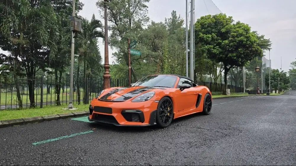 Porsche 718 Spyder RS Weissach 2025 Orange