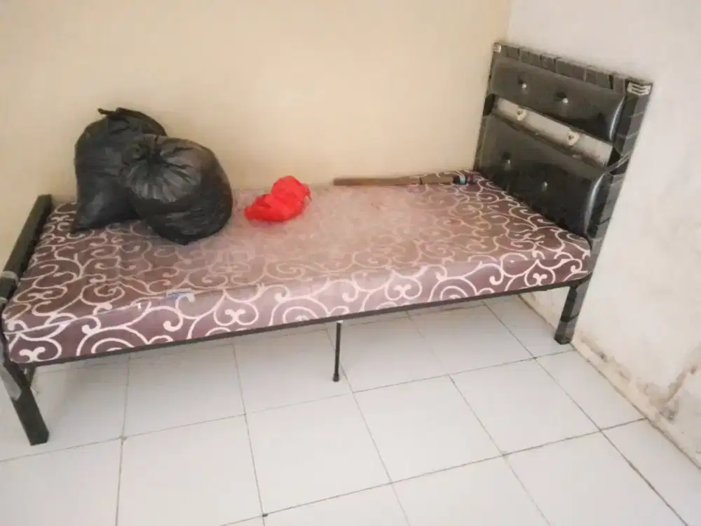 Tempat tidur dan kasur