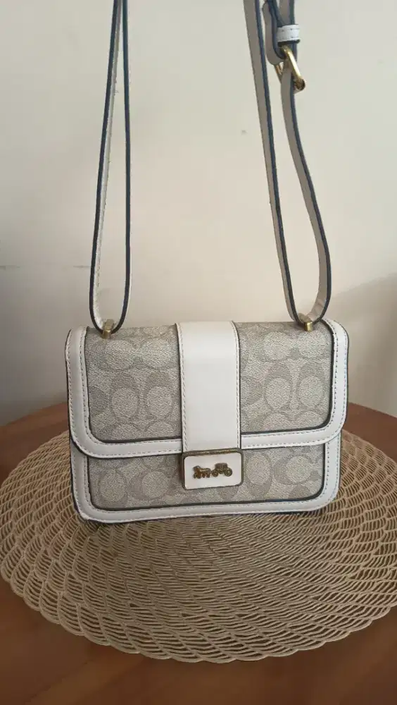 Tas Wanita Elegan - Tas Wanita Selempang