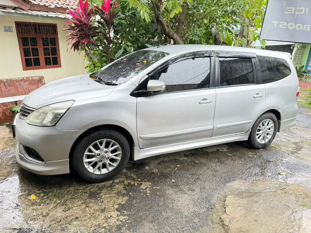 Nissan Grand livina 2014 Bensin