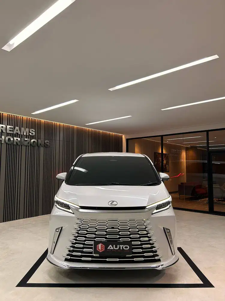 Lexus LM350 Hybrid LM350H 2024 Putih 7-Seater Km7rb B2645PIN
