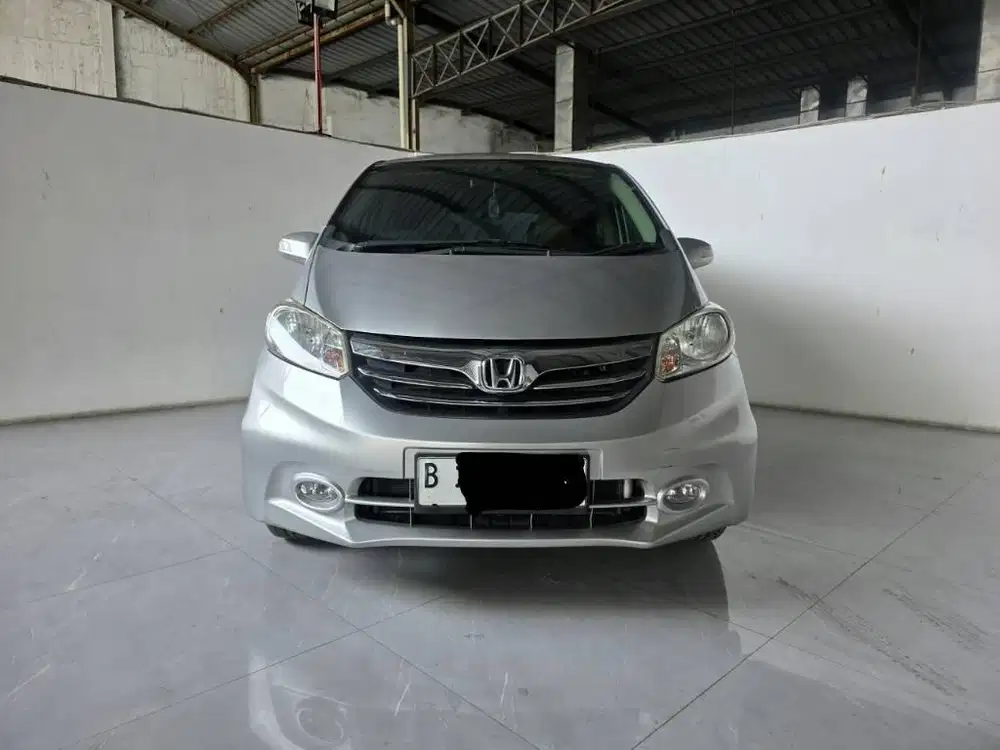 Honda Freed PSD AC Double AT ( Matic ) 2013 Abu2 Muda plat ganjil Jkt