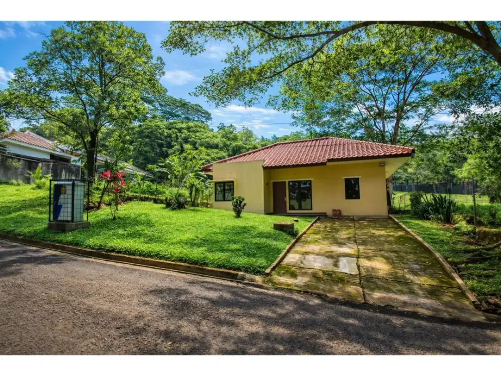 DIJUAL RUMAH LAKESIDE HOMES NORTHRIDGE BAGUS SIAP HUNI SENTUL CITY SSR015