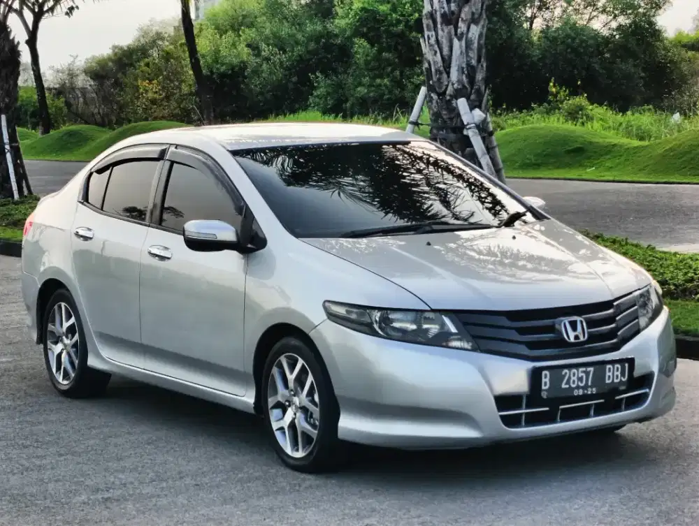 Honda City E 2011 AT Nik 2010