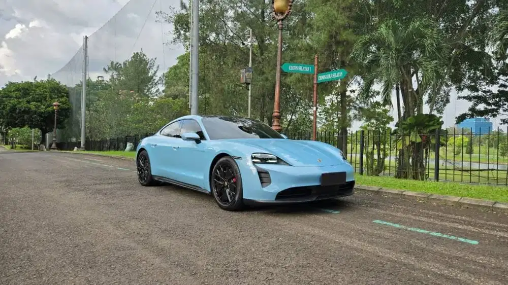 Porsche Taycan GTS 2023 Blue